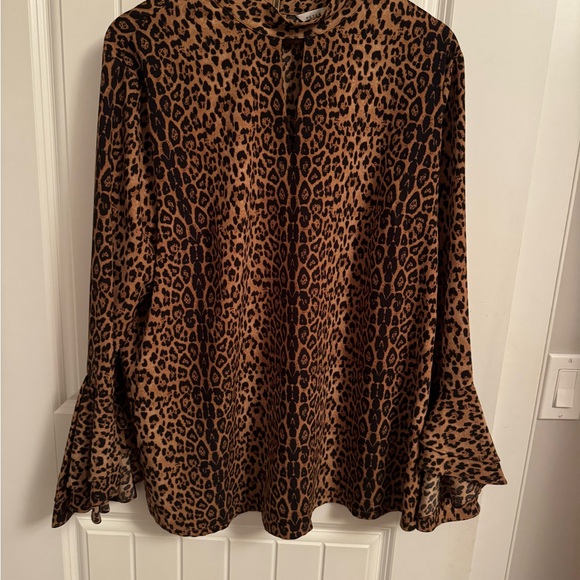Animal print blouse size XL by Peter Nygard.Made in Indonesia - Picture 2 of 5